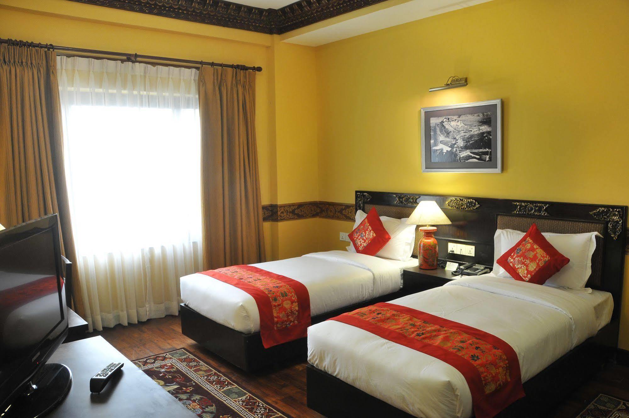 Hotel Tibet International Kathmandu Zimmer foto